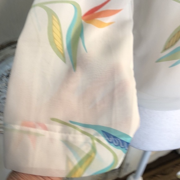 Banana Bay Fine Resort-wear Sheer Mid Sleeve Tropical Print Front Tie Top S/S - Picture 6 of 12